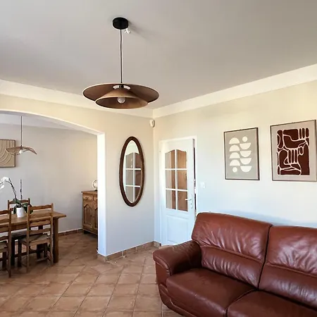 Dom wakacyjny Maison De A 2 Min A Pied Jardin Clos & Garage Les Sables-dʼOlonne