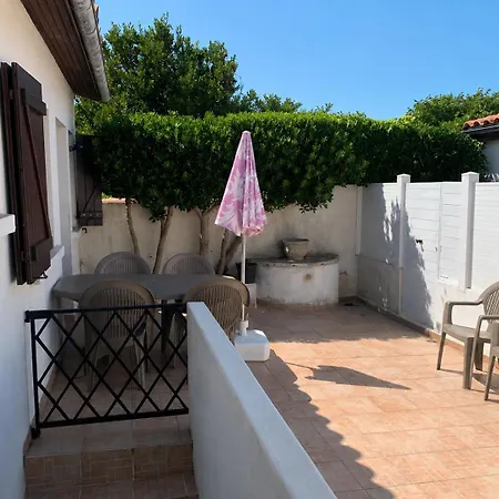 Hébergement de vacances Maison De à 2 Min à Pied Jardin Clos&garage
